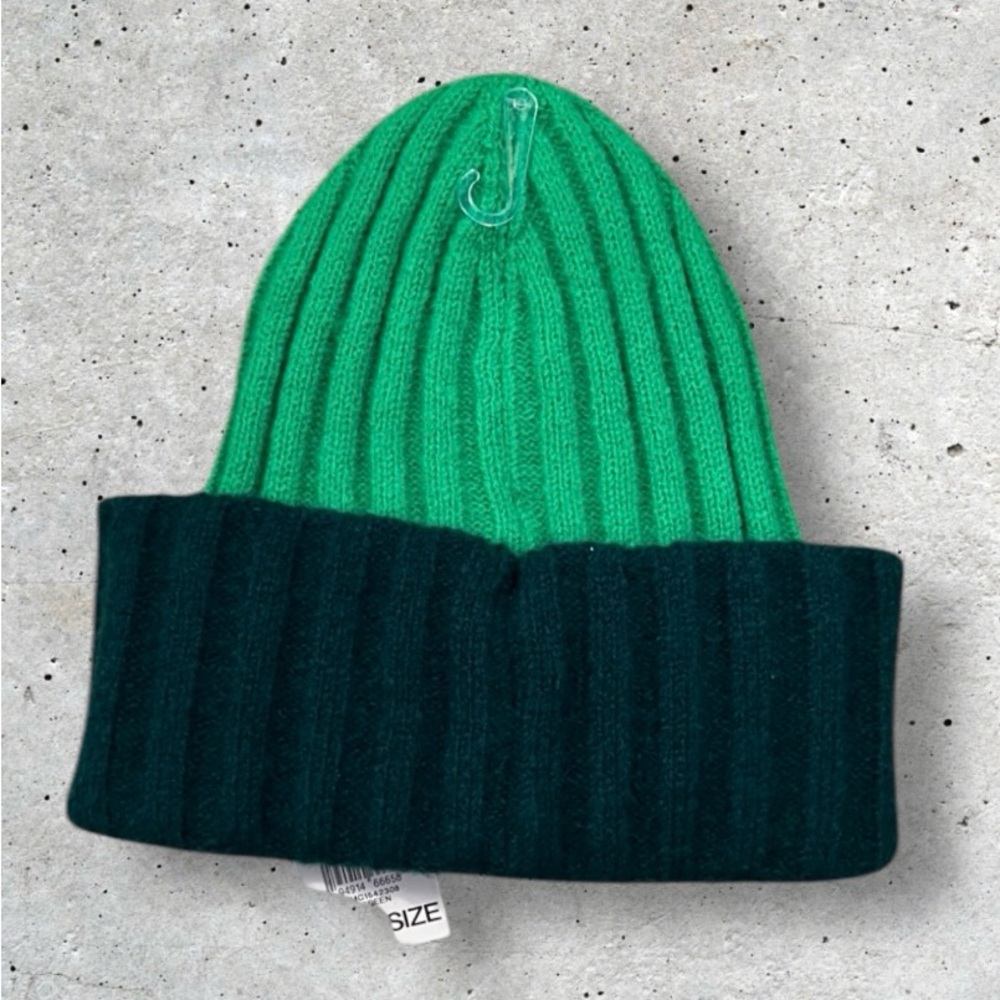 NWT On 34th Women’s Wide Ribbed Colorblock Beanie - Picture 2 of 5